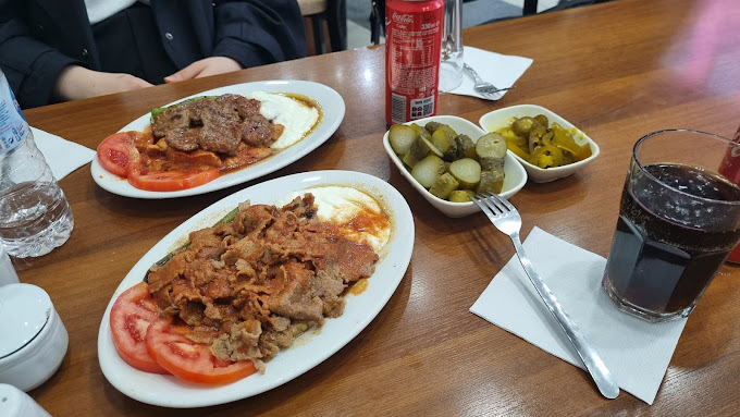 Pideli Köfte Menü