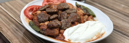 Çarşıbaşı Kayhan Pideli Köfte